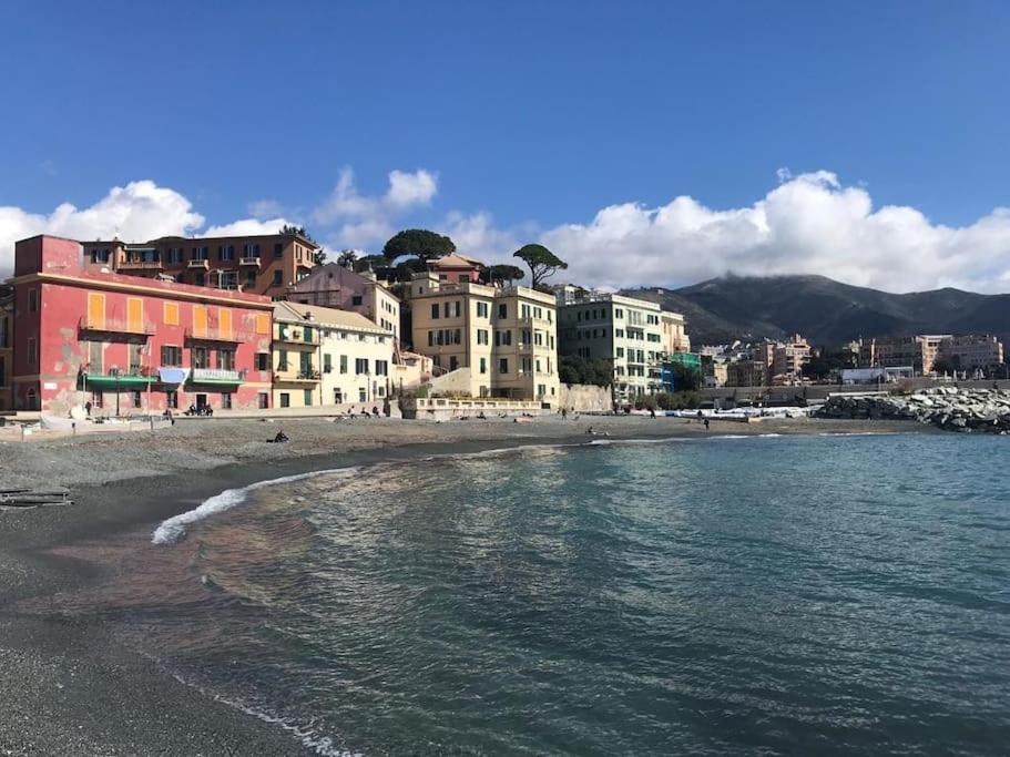 Pisi Home, 2 Min Dalla Spiaggia E Dall' Ospedale Gaslini Genua Exterior foto