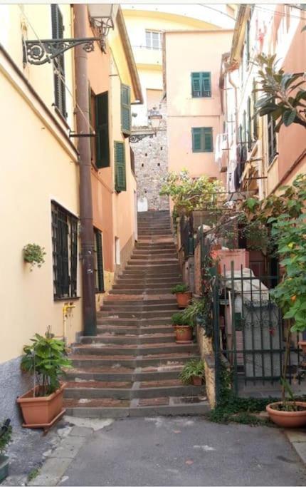 Pisi Home, 2 Min Dalla Spiaggia E Dall' Ospedale Gaslini Genua Exterior foto