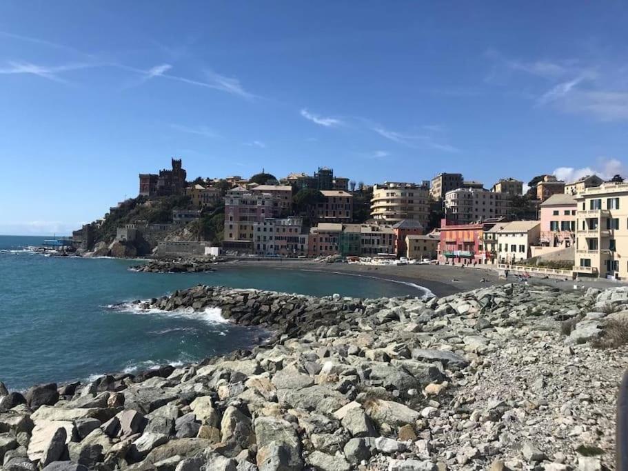 Pisi Home, 2 Min Dalla Spiaggia E Dall' Ospedale Gaslini Genua Exterior foto