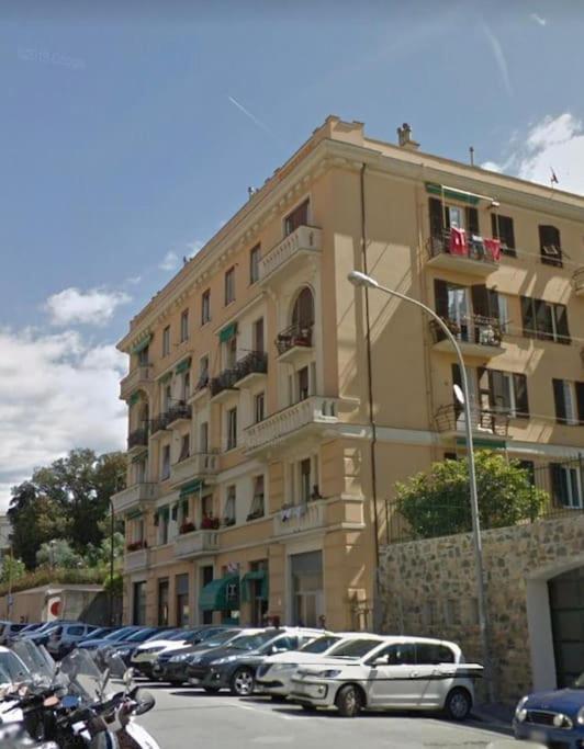 Pisi Home, 2 Min Dalla Spiaggia E Dall' Ospedale Gaslini Genua Exterior foto